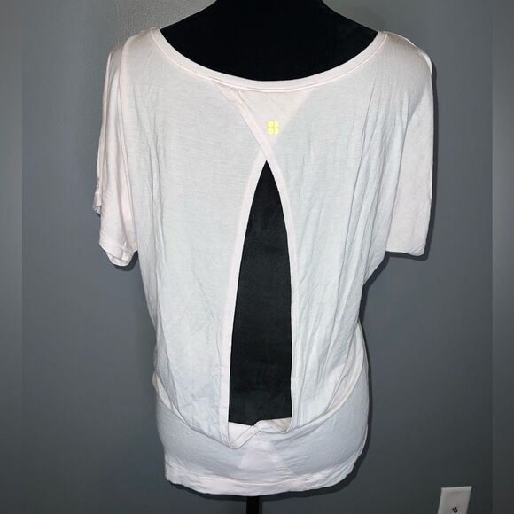 Sweaty Betty “No Standing Only Dancing” Open Back Shirt Womens Small Pink Top - Picture 4 of 5